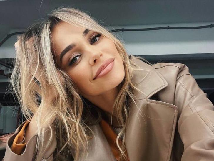 Бұлшық ет әйел еркекті трахает