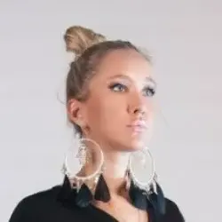 Анна Курова