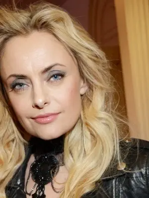 Елена Максимова