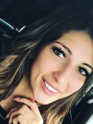 Яна Захарова