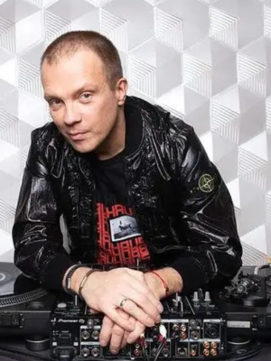 Диджей Грув