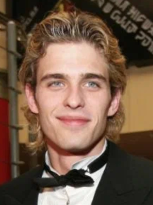 Василий Степанов