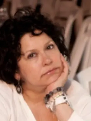 Кира Саксаганская 