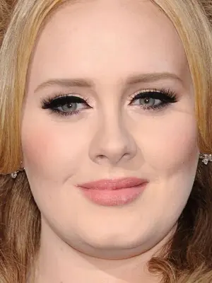 Певица Адель