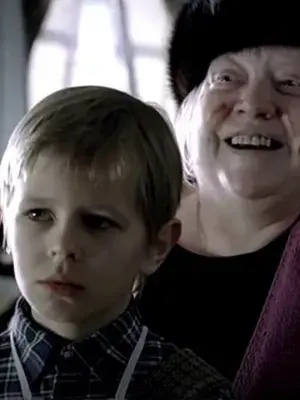 Александр Дробитько и Светлана Крючкова в фильме «Похороните меня за плинтусом»  