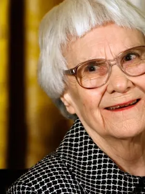 Она дала читателям урок свежего и яркого восприятия мира: биография Харпер Ли