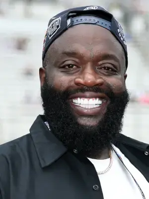 Пробил дорогу на музыкальный олимп нахрапистостью, обаянием и крепкими альбомами: биография Рика Росса