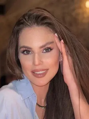 Александра Артемова