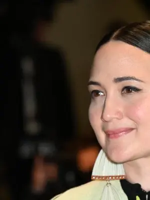 «Удивительное присутствие духа и сила»: путь к успеху восходящей звезды Голливуда Лили Гладстоун