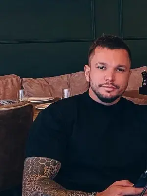 Антон Гусев