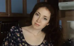 Жас әйелдермен жетілген порно Пенисадағы ісінген тері