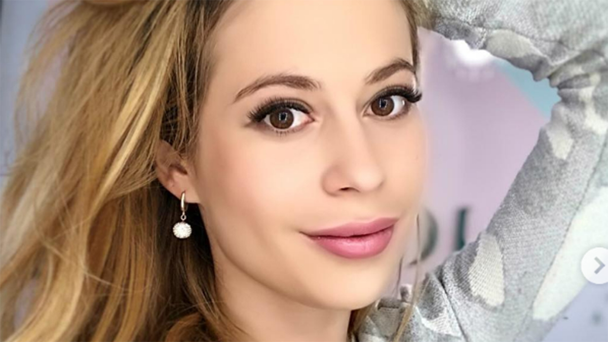 Әдемі орыс жезөкшелері Ирина Цивинаның жалаңаш суреті